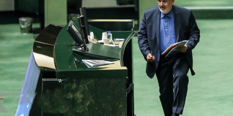 سکان وزارت صمت در دست علیآبادی