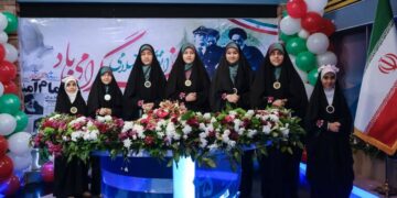 پنجمین شب برنامه (ایران ۴۵) به شهدای مدافع سلامت تقدیم شد