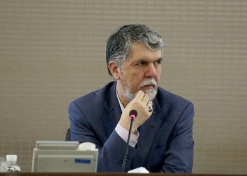 جنجال غیبت وزیر در سالن‌های جشنواره»