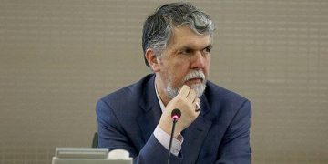 جنجال غیبت وزیر در سالن‌های جشنواره»