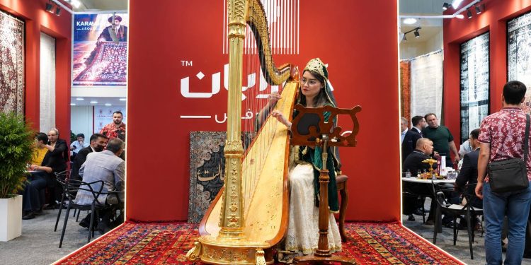 فرش کارایان؛ روایت سه دهه تجربه و تولید یکپارچه در صنعت فرش